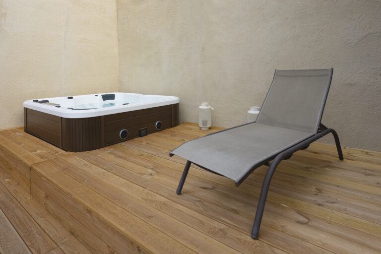 jacuzzi deck chair wooden floor TheHomeQuality